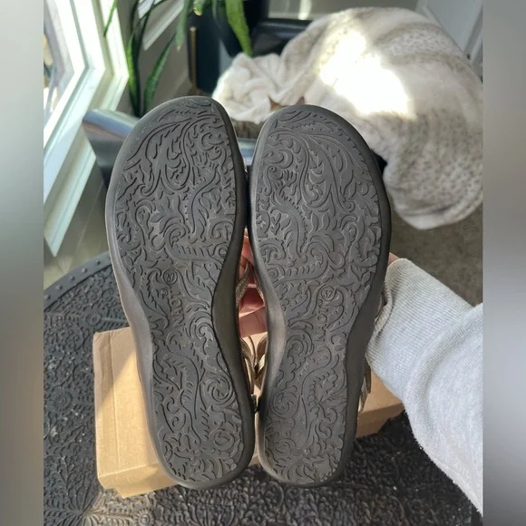 NAOT DORITH RADIANT GOLD LEATHER SANDALS 37 6 - Picture 9 of 10